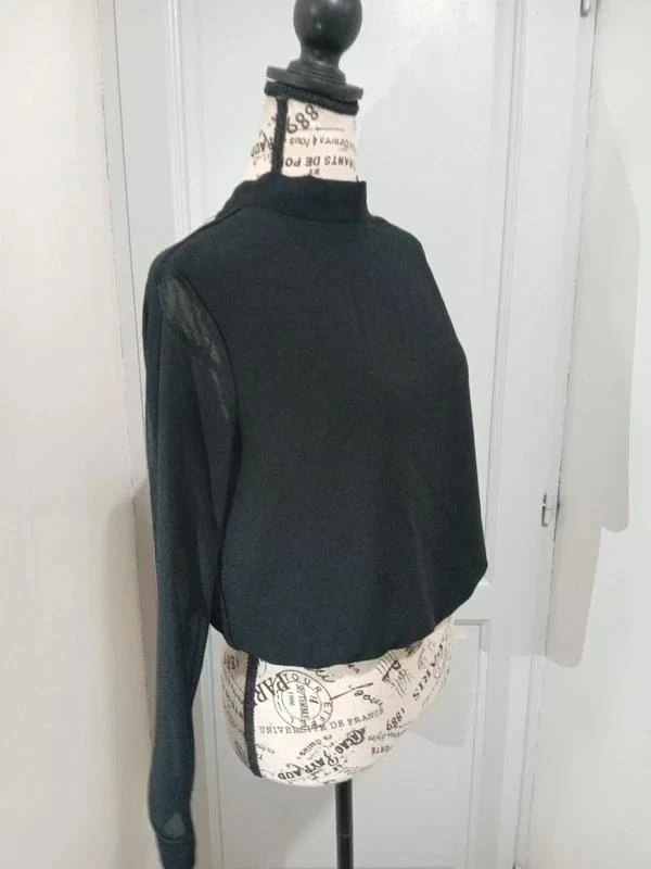 Blouse noire dos nu / ouvert avec grand nœud Zara – Taille S (36)